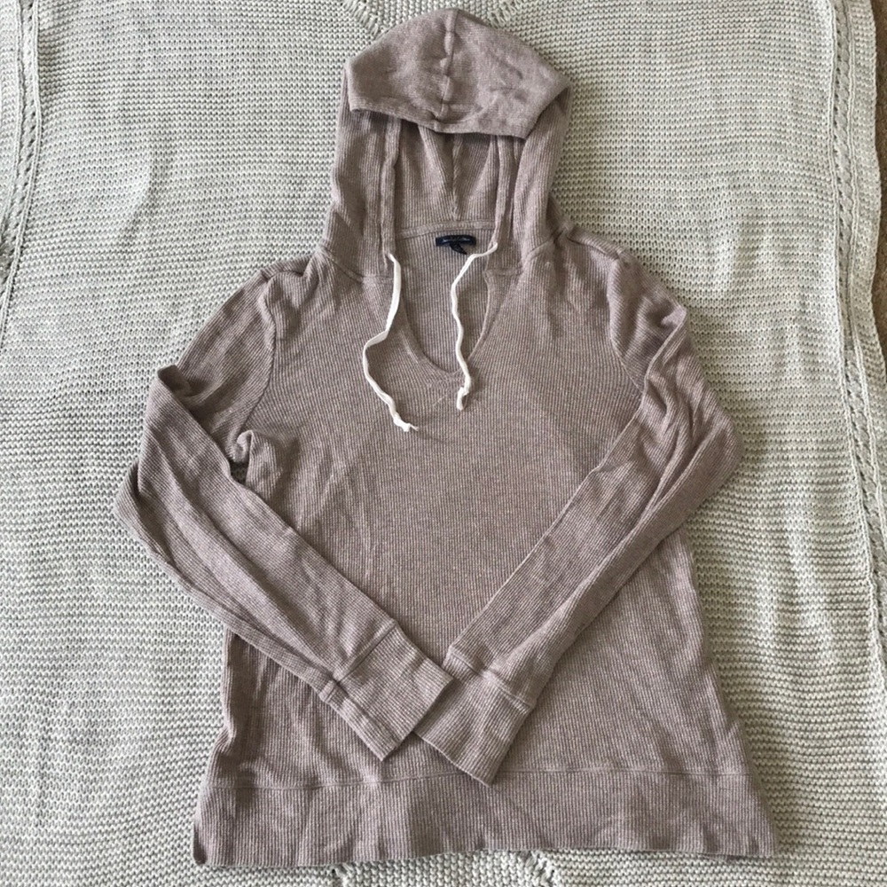 American eagle lightweight shirt with hood